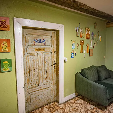 Folwark I Apartameny Malinowy Chrusniak בית חווה Bisztynek
