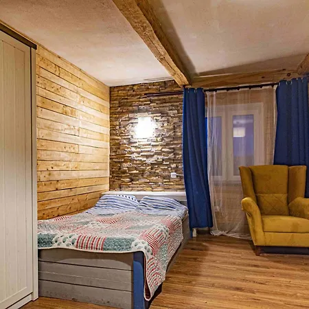 Folwark Malinowy Chrusniak Farm stay *