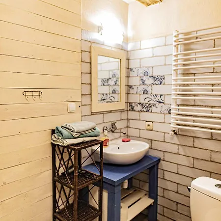 Folwark I Apartameny Malinowy Chrusniak בית חווה Bisztynek