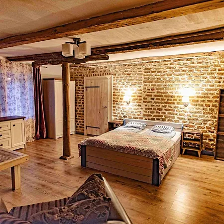 Folwark Malinowy Chrusniak Agroturismo *